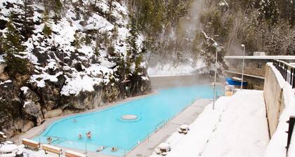 Mountain Village Living/2 Bed/2 Bath/2 Balcony