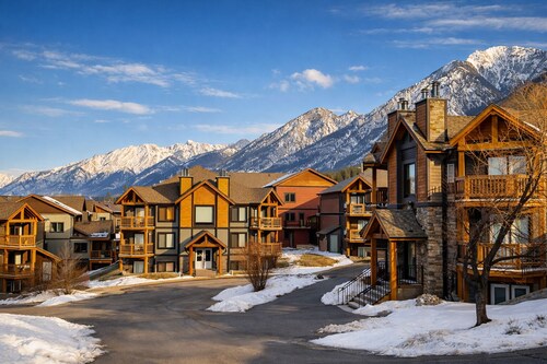 Summit View Alpine Retreat I Mountain Views |Private Balcony |Cozy Modern Escape