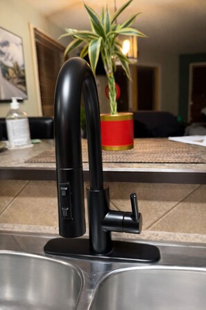 Unclassified image, 2 of 22, button