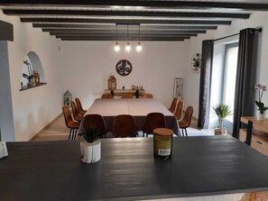 Dining - Maison de Campagne Rénovée à 5 min de Fraispertuis et 30 min de Gérardmer (Saint-Michel-sur-Meurthe)