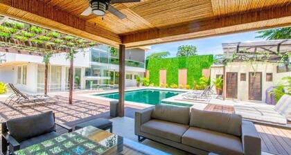 Luxury villa 8 bedrooms private compound with pool