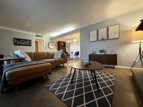 Historic Private Home - 2 min to U of A & Banner