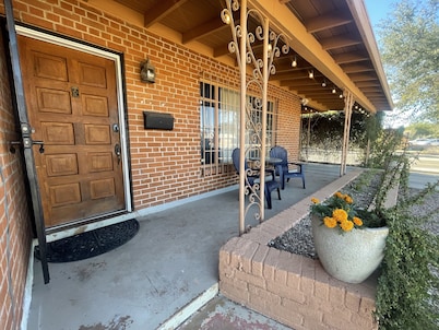 Historic Private Home - 2 min to U of A & Banner