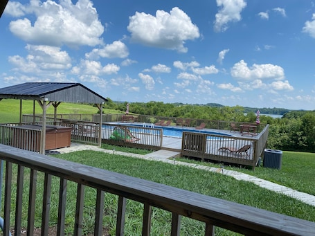 Seasonal outdoor pool. Sweet Victory Bed and Breakfast