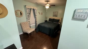 Standard Single Room | Free WiFi, bed sheets