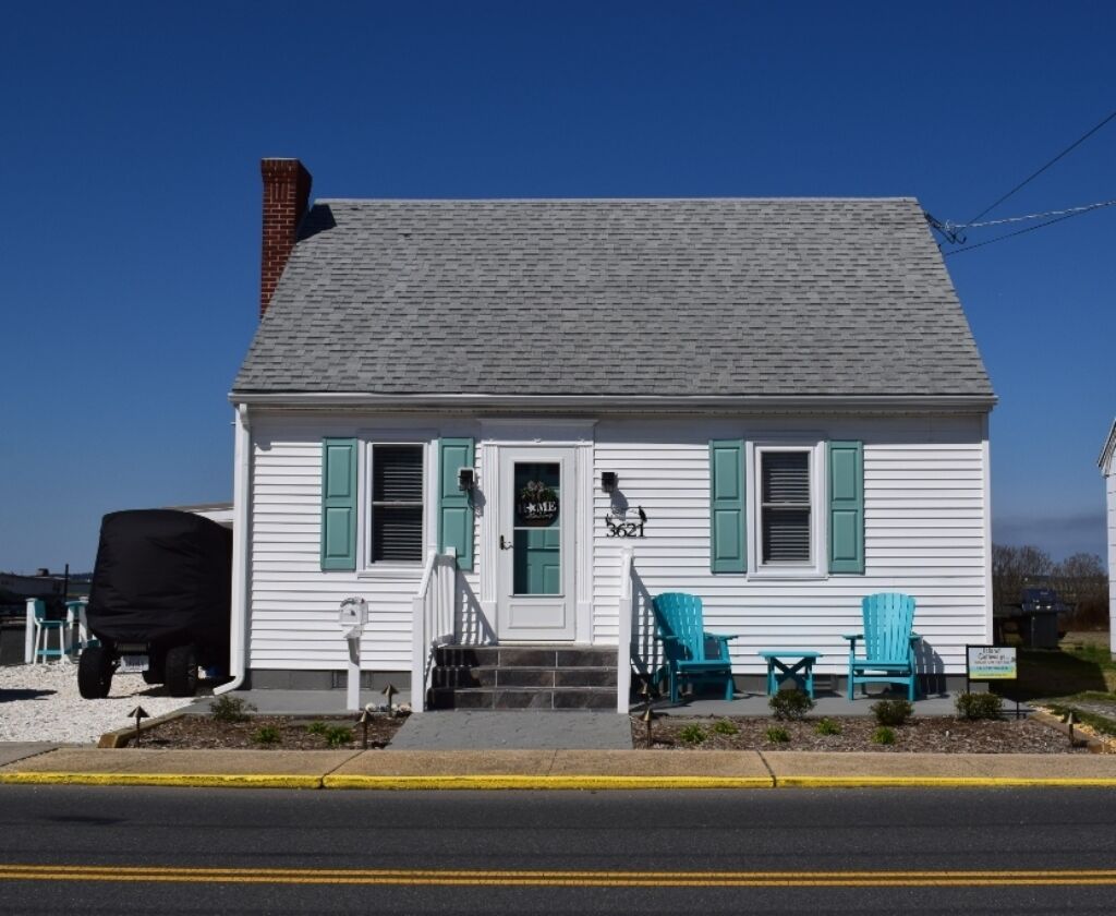Egrets Landing-Beautiful Waterfront Cottage w/ Firepit, Kayak & Paddleboards!