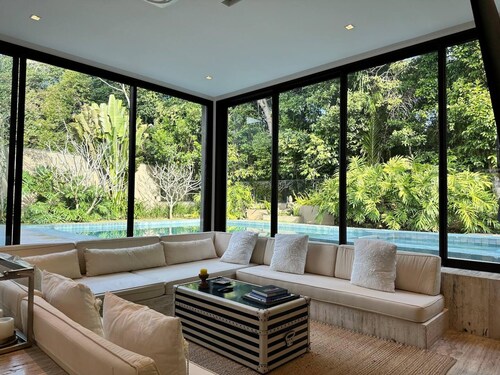 Mans o 6 Suites Riviera