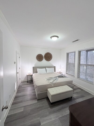 Comfortable private suite in Buford North Atlanta