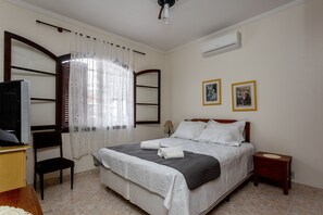 Biệt thự | 3 phòng ngủ, bộ đồ giường kháng dị ứng, bàn, màn/rèm cản sáng