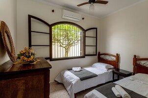 Vila | 3 quartos, roupas de cama antialérgicas, escrivaninha, cortinas blackout