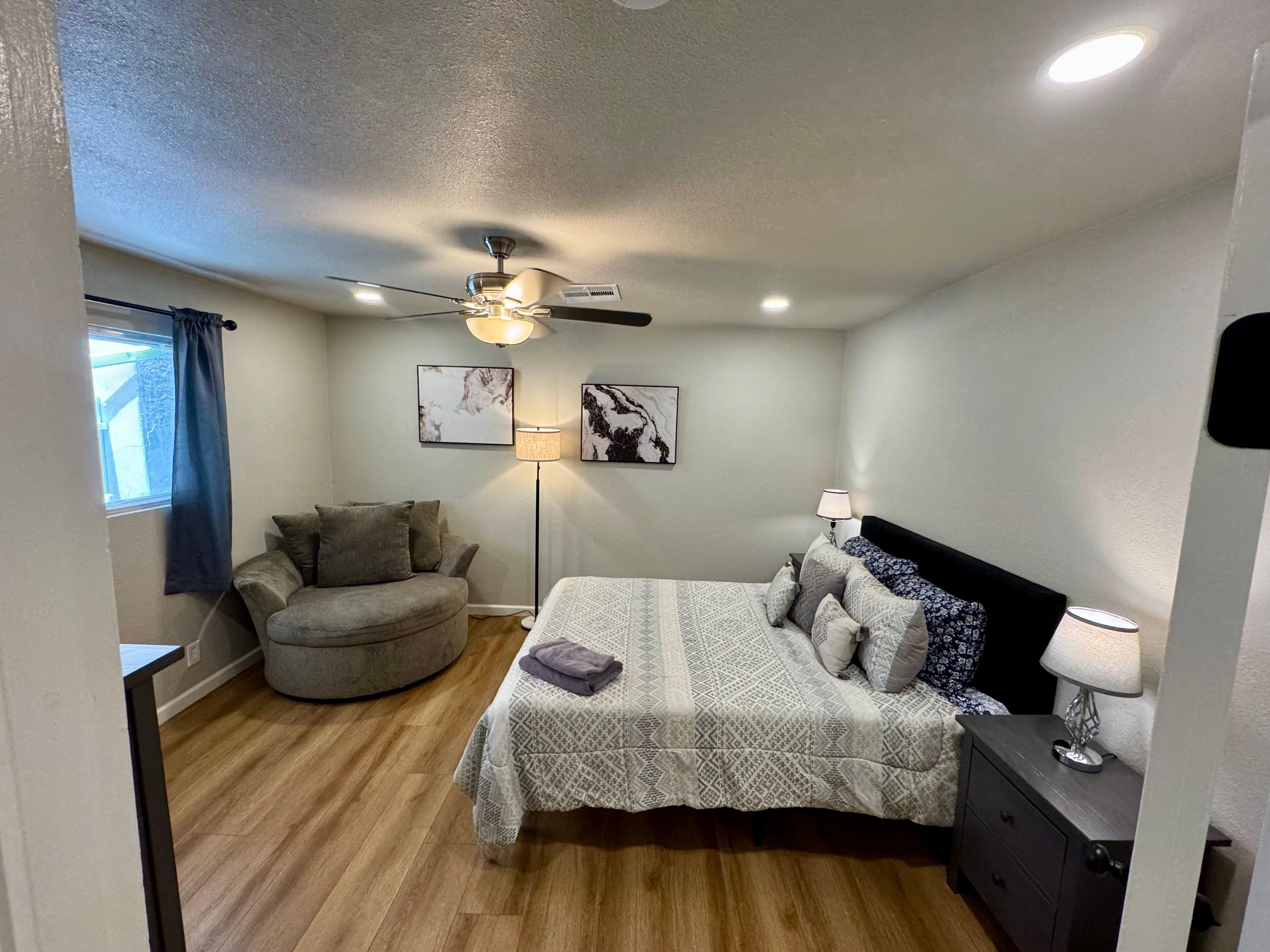 3 bedrooms, iron/ironing board, free WiFi, bed sheets