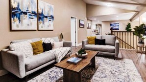 TV, fireplace, books, offices - Stunning 3BR: Pool Table, Arcades, Chic Comfort (South San Francisco)