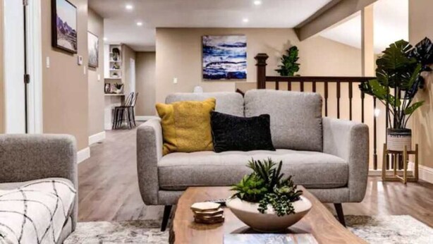 TV, fireplace, books, offices - Stunning 3BR: Pool Table, Arcades, Chic Comfort (South San Francisco)