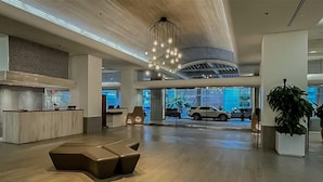 Lobby-lounge