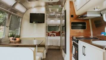 Jääkaappi, mikroaaltouuni