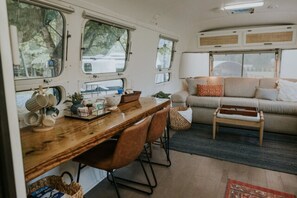 Offices - The Mimi Unit 9- Not Pet Friendly - Glamping Retro (Erwin)