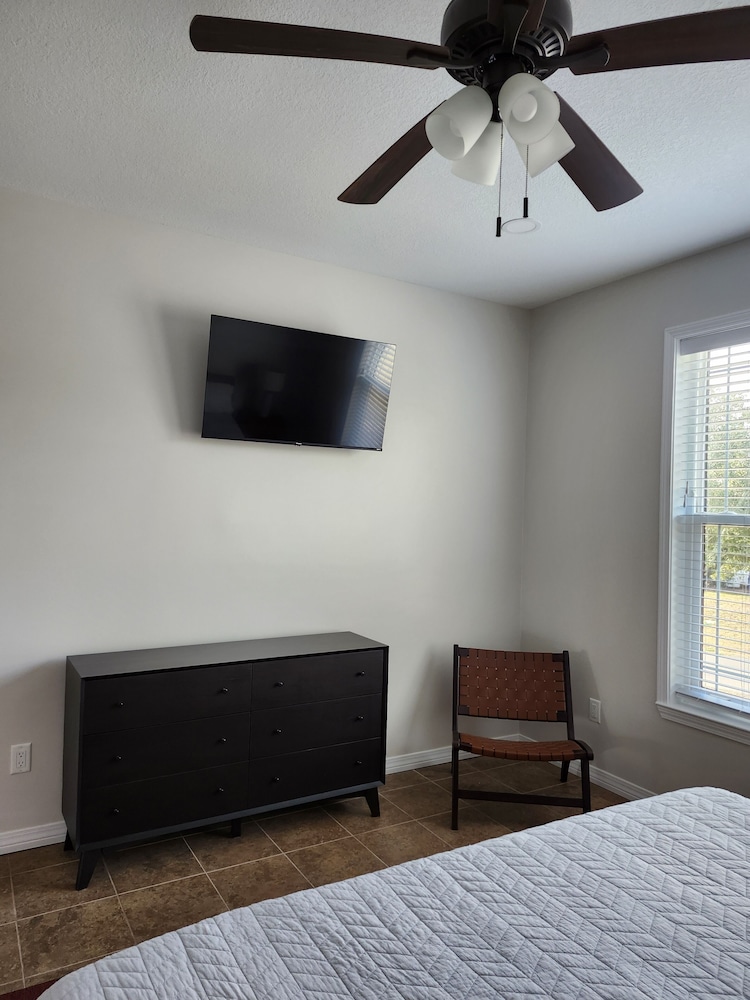 Family Friendly with a Great Outdoor Space/Bird Watcher's Paradise/Walk