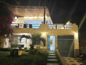 Exterior - Exclusive oceanfront house on a PRIVATE ISLAND. (Pucusana)