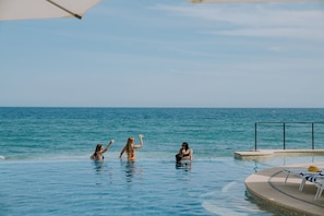 Outdoor pool - Beachfront Flats (San José del Cabo)