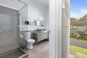 Shower, hair dryer, shampoo - Marriners Lookout Retreat (Apollo Bay)