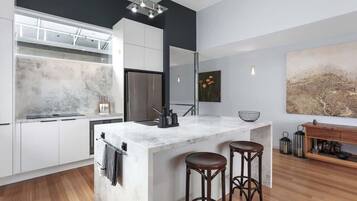 Fridge, microwave, oven, stovetop