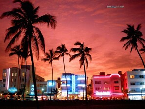 Exterior - Comfy 1 B/R, Near Ocean Dr & Beach - South Beach (Miami Beach)