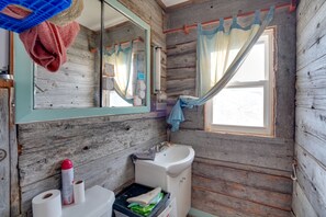 Hair dryer, towels