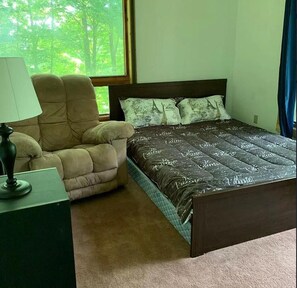 9 bedrooms, free WiFi, bed sheets