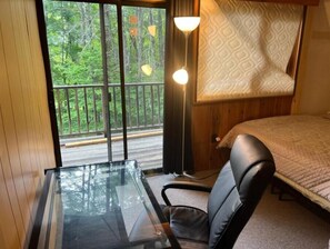 9 bedrooms, free WiFi, bed sheets