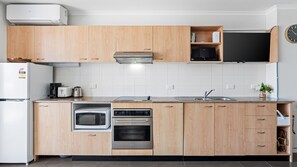 Fridge, microwave, oven, dishwasher