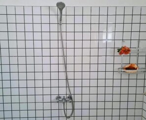 Asciugamani, sapone, carta igienica