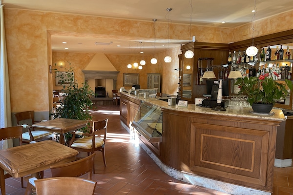Snack bar
