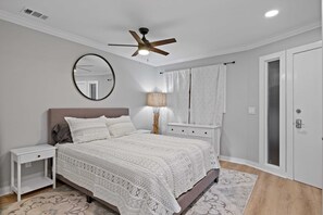 1 dormitorio, escritorio, tabla de planchar con plancha y wifi gratis