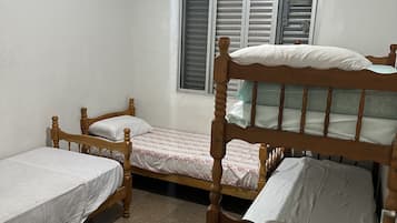 2 bedrooms, iron/ironing board, bed sheets