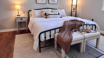 3 slaapkamers, een strijkplank/strijkijzer, wifi, beddengoed