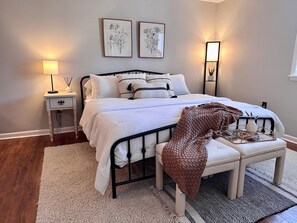 3 bedrooms, iron/ironing board, WiFi, bed sheets