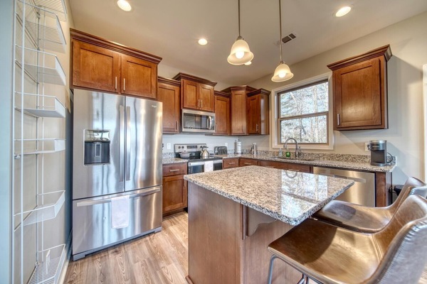 ثلاجة، ميكروويف، فرن، موقد طهي مسطح