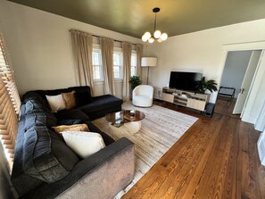 تلفزيون، مشغل د�ي في دي، مكتبة فيديو