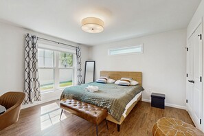 5 bedrooms, Internet, bed sheets, wheelchair access - Rehoboth Beach home with private pool, patio, fenced yard, 2 fridges, & W/D (Rehoboth Beach)