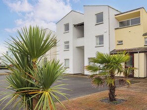 Exterior - 1 bedroom accommodation in Porthmadog (Porthmadog)