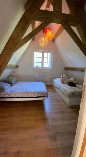 3 室のベッドルーム、WiFi、ベッドシーツ