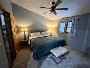 3 bedrooms, desk, travel cot, free WiFi