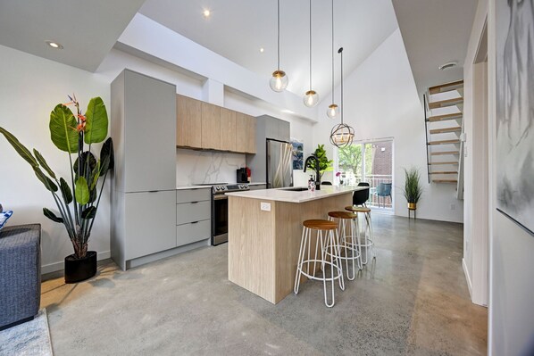 Private kitchen - Beautifull 2 bedrooms/2 bathrooms condo with private terrasse. (Montréal)