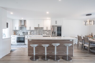 Modern Chic House Near SF, SFO!