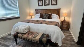 5 bedrooms, iron/ironing board, free WiFi, bed sheets