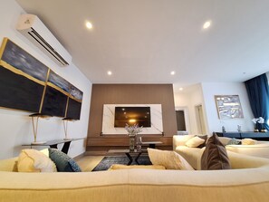 Living area - Victor Regents Apartment (Accra)
