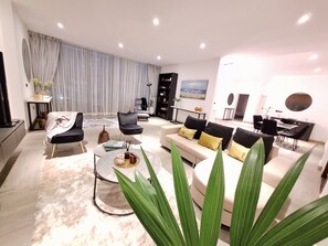 Living area - Victor Regents Apartment (Accra)