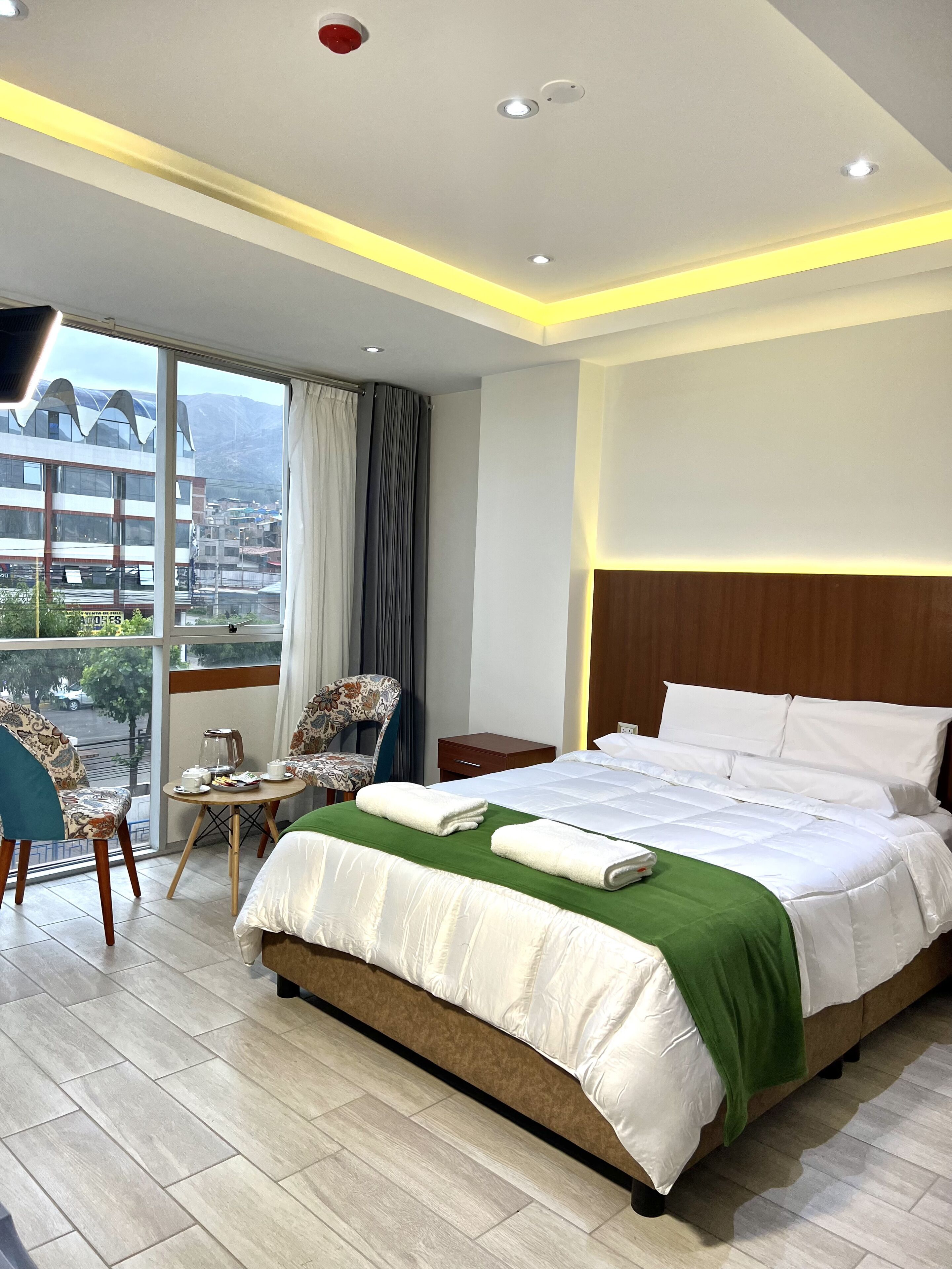 Executive-Zimmer | Hochwertige Bettwaren, Daunenbettdecken, Minibar, individuell dekoriert