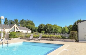 A heated pool - Nice home in Montmartin-sur-Mer (Montmartin-sur-Mer)