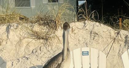 Beachside Historic Cottage Apartment â Steps to Sand